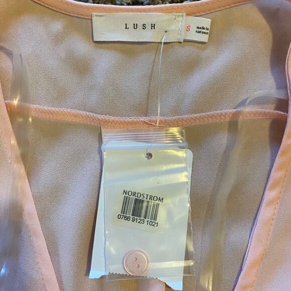 💼LUSH V-neck High/Low Shirt 💼 - Picture 7 of 10